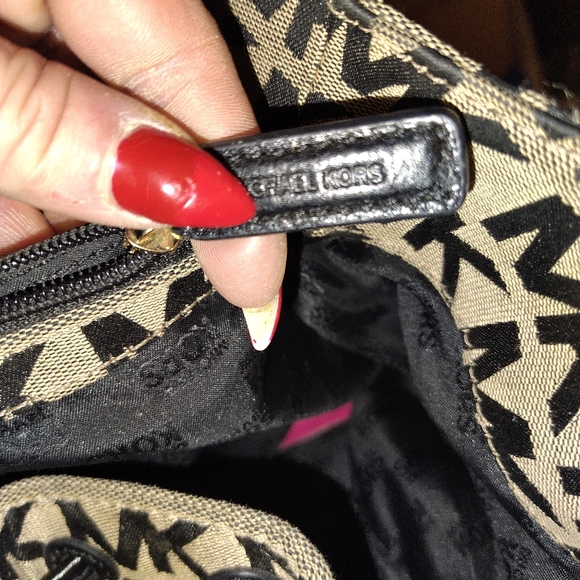 Authentic Michael kors purse - Picture 3 of 5